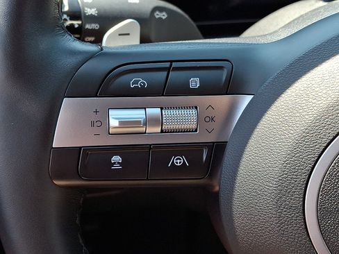 Used 2025 Hyundai Tucson Limited AWD/4WD image 23