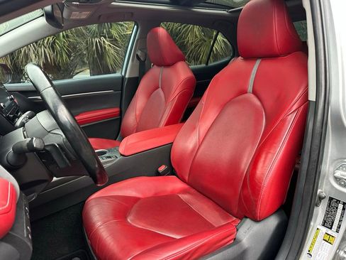 Used 2022 Toyota Camry XSE image 15