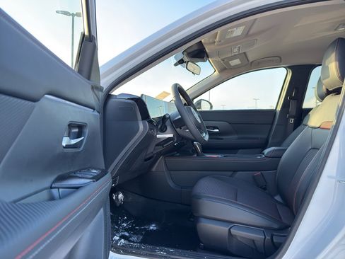 New 2026 Nissan Kicks SR image 11