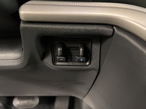 New 2025 Ford Expedition Active image 17