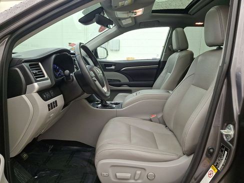 Certified 2018 Toyota Highlander Limited image 11