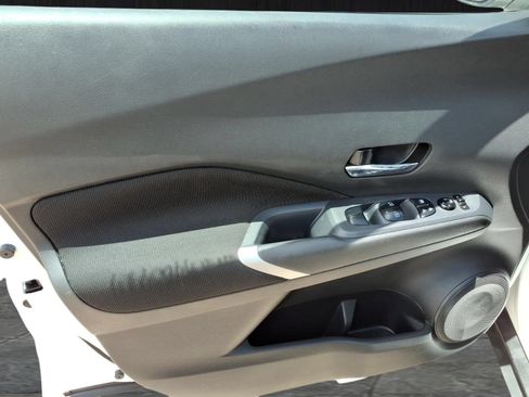 Used 2022 Nissan Kicks SV FWD image 13