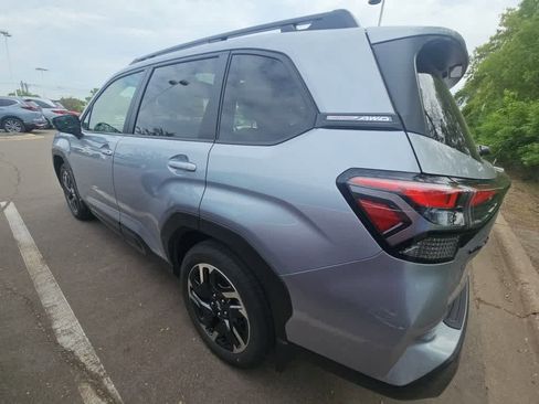 Used 2025 Subaru Forester Limited w/ Popular Package #2 AWD/4WD image 6
