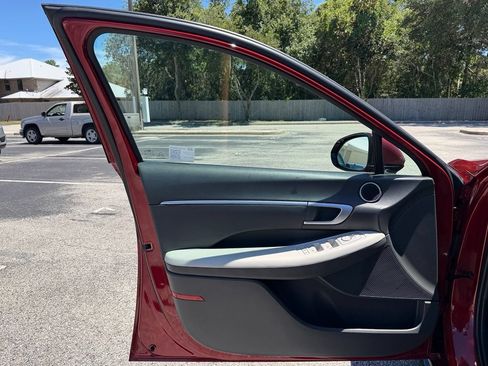 Used 2025 Hyundai Sonata SEL FWD image 31