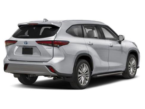 Used 2026 Toyota Highlander Platinum AWD/4WD image 2