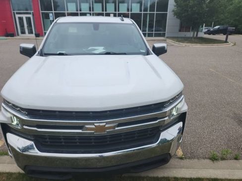 Used 2021 Chevrolet Silverado 1500 LT AWD/4WD image 3