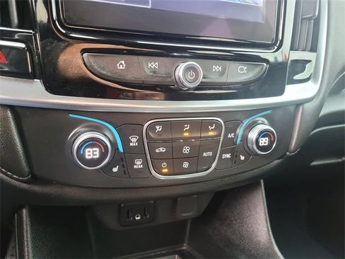 Used 2023 Chevrolet Traverse LT image 26