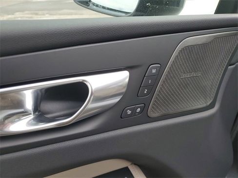 New 2026 Volvo XC60 B5 Plus w/ Protection Package Premier image 22