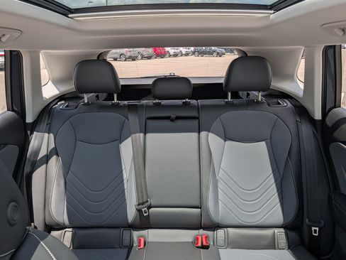 Certified 2026 Volkswagen Tiguan SE AWD/4WD image 13