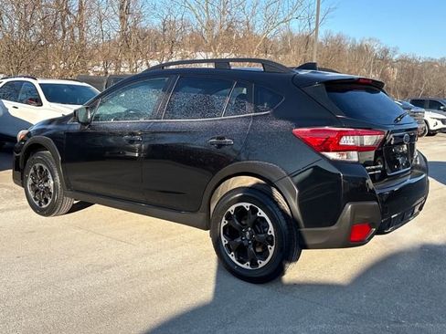Used 2023 Subaru Crosstrek 2.0i Premium image 3