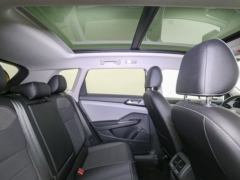 Certified 2023 Volkswagen Taos SE w/ Panoramic Sunroof Package AWD/4WD image 25