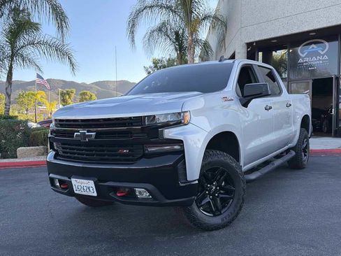 Used 2021 Chevrolet Silverado 1500 LT Trail Boss w/ Bed Protection Package AWD/4WD image 2