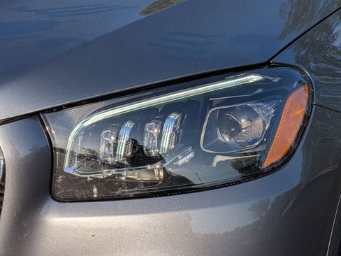 Used 2021 Mercedes-Benz GLS 450 4MATIC image 6