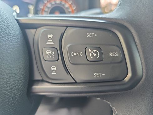 New 2025 Jeep Gladiator Sport image 18