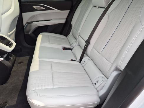 Used 2024 Cadillac Lyriq Luxury AWD/4WD image 25