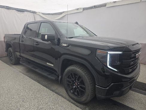 Used 2024 GMC Sierra 1500 Elevation w/ Elevation Premium Package AWD/4WD image 3