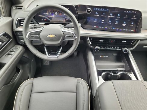 New 2025 Chevrolet Suburban Premier image 13
