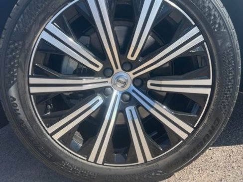 Used 2023 Volvo XC90 B6 Plus w/ Protection Package Premier image 33