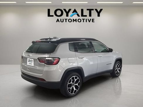 Used 2025 Jeep Compass Limited AWD/4WD image 5