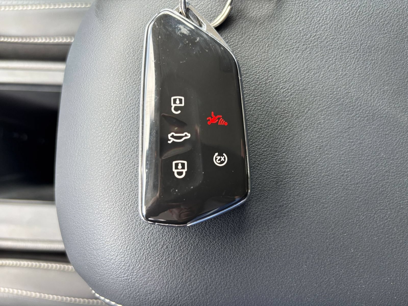 Used 2026 Volkswagen Tiguan SE AWD/4WD image 26