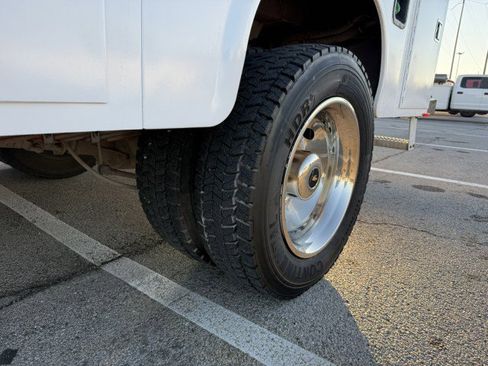 Used 2017 RAM 4500 Tradesman w/ Power & Remote Entry Group image 14