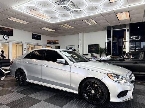 Used 2016 Mercedes-Benz E 350 Sedan image 3