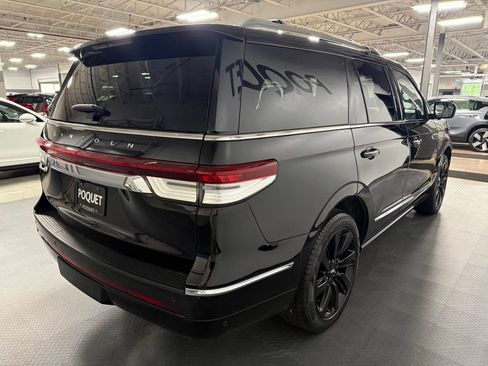 Used 2024 Lincoln Navigator Reserve AWD/4WD image 4