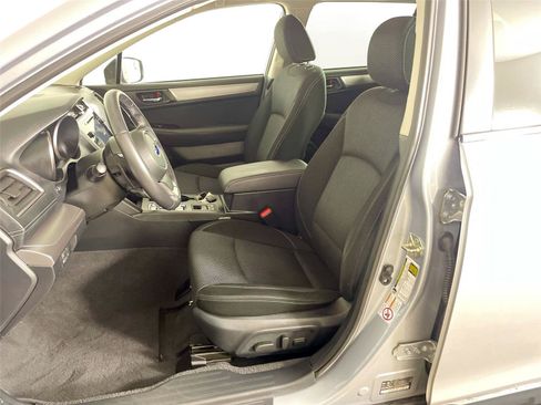 Used 2019 Subaru Outback 2.5i Premium AWD/4WD image 5