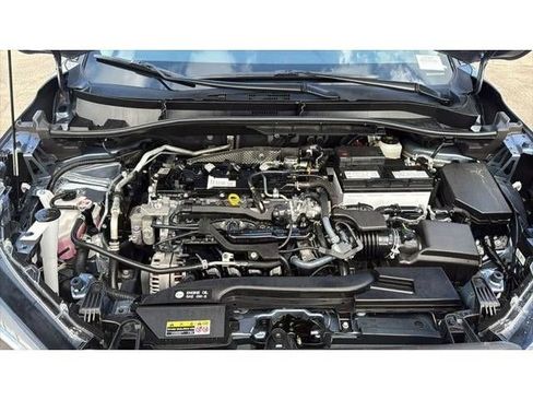 Certified 2025 Toyota Corolla Cross L FWD image 32