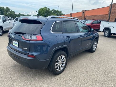 Used 2021 Jeep Cherokee Latitude Plus image 3