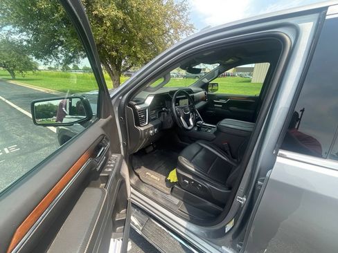 Used 2025 GMC Sierra 1500 Denali w/ Technology Package AWD/4WD image 5
