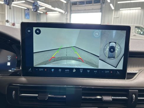 Certified 2025 Lincoln Corsair AWD w/ Equipment Group 101A image 21