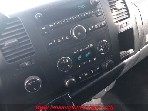 Used 2014 Chevrolet Silverado 2500 LT w/ Interior Plus Package image 13