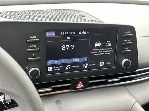 Used 2025 Hyundai Elantra SE FWD image 12