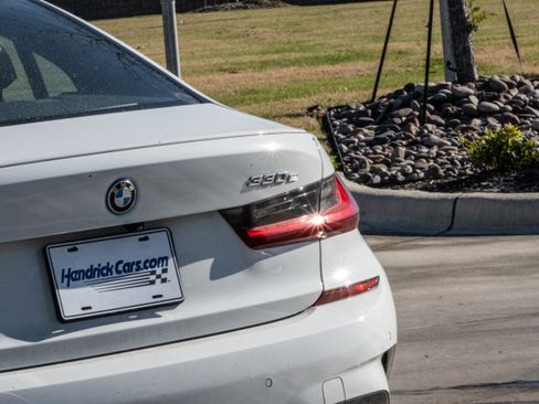 Used 2022 BMW 330e w/ M Sport Package image 7