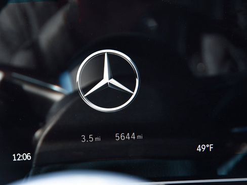 Used 2025 Mercedes-Benz GLS 450 4MATIC image 15