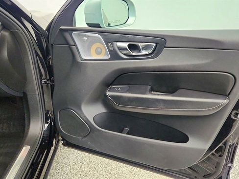 Used 2018 Volvo XC60 T6 R-Design w/ Convenience Package image 26