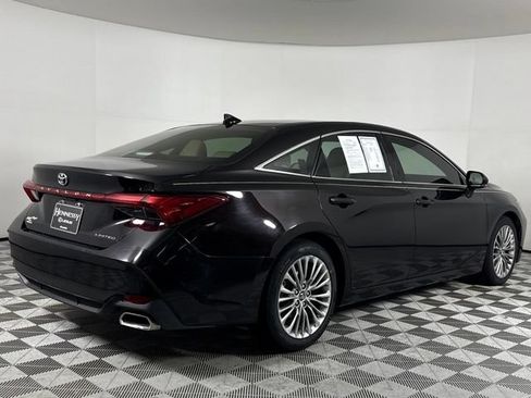 Used 2019 Toyota Avalon Limited FWD image 8