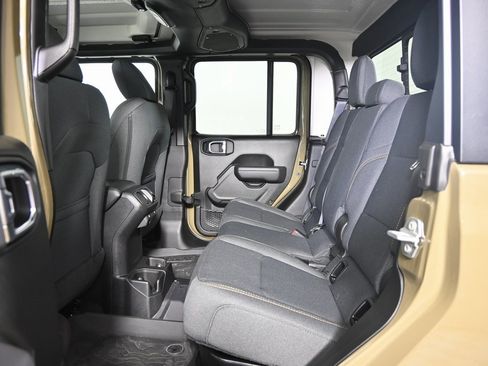 New 2025 Jeep Gladiator Willys image 18