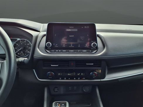 Used 2024 Nissan Rogue SV image 15