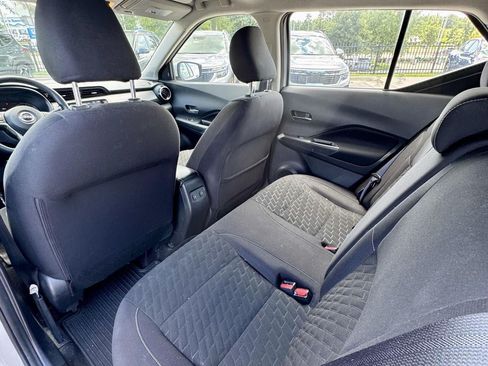 Used 2022 Nissan Kicks SV FWD image 11
