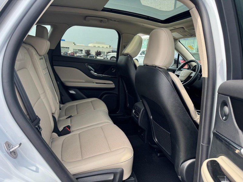 Certified 2025 Lincoln Corsair Reserve w/ Equipment Group 202A AWD/4WD image 13