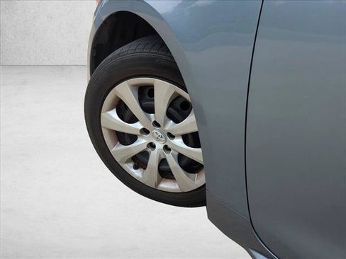 Used 2020 Toyota Corolla LE FWD image 10