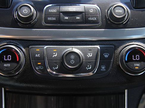 Used 2020 Chevrolet Impala LT FWD image 32