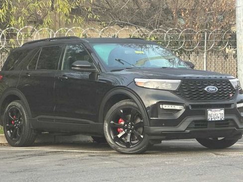 Used 2023 Ford Explorer ST w/ Equipment Group 401A image 2