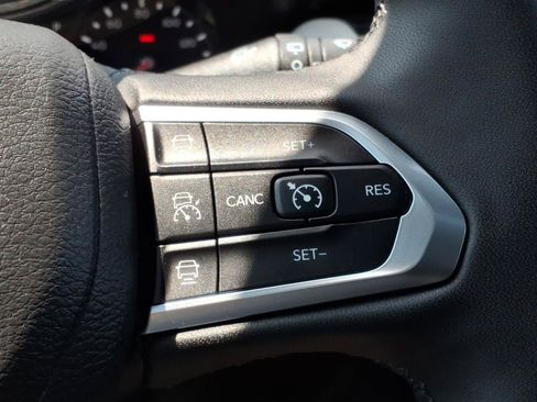 Used 2024 Jeep Compass Limited w/ Sun and Sound Group AWD/4WD image 16