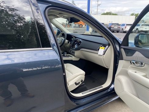 Used 2025 Volvo XC90 T8 Plus w/ Protection Package Premier image 43