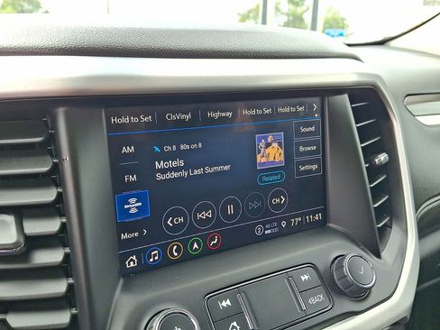 Certified 2023 GMC Acadia SLT w/ Preferred Package image 13