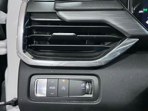 Used 2024 GMC Acadia Elevation image 26