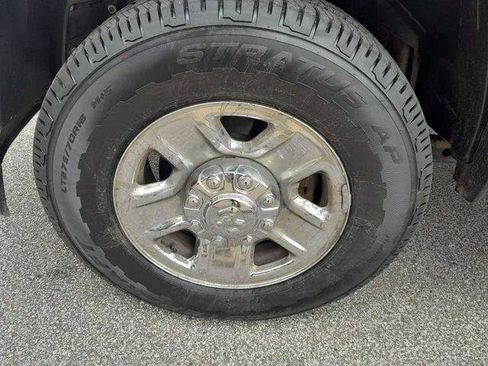 Used 2024 RAM 2500 Tradesman w/ Chrome Appearance Group AWD/4WD image 9
